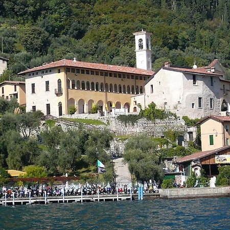 Castello Oldofredi Aparthotel Монте Изола Екстериор снимка