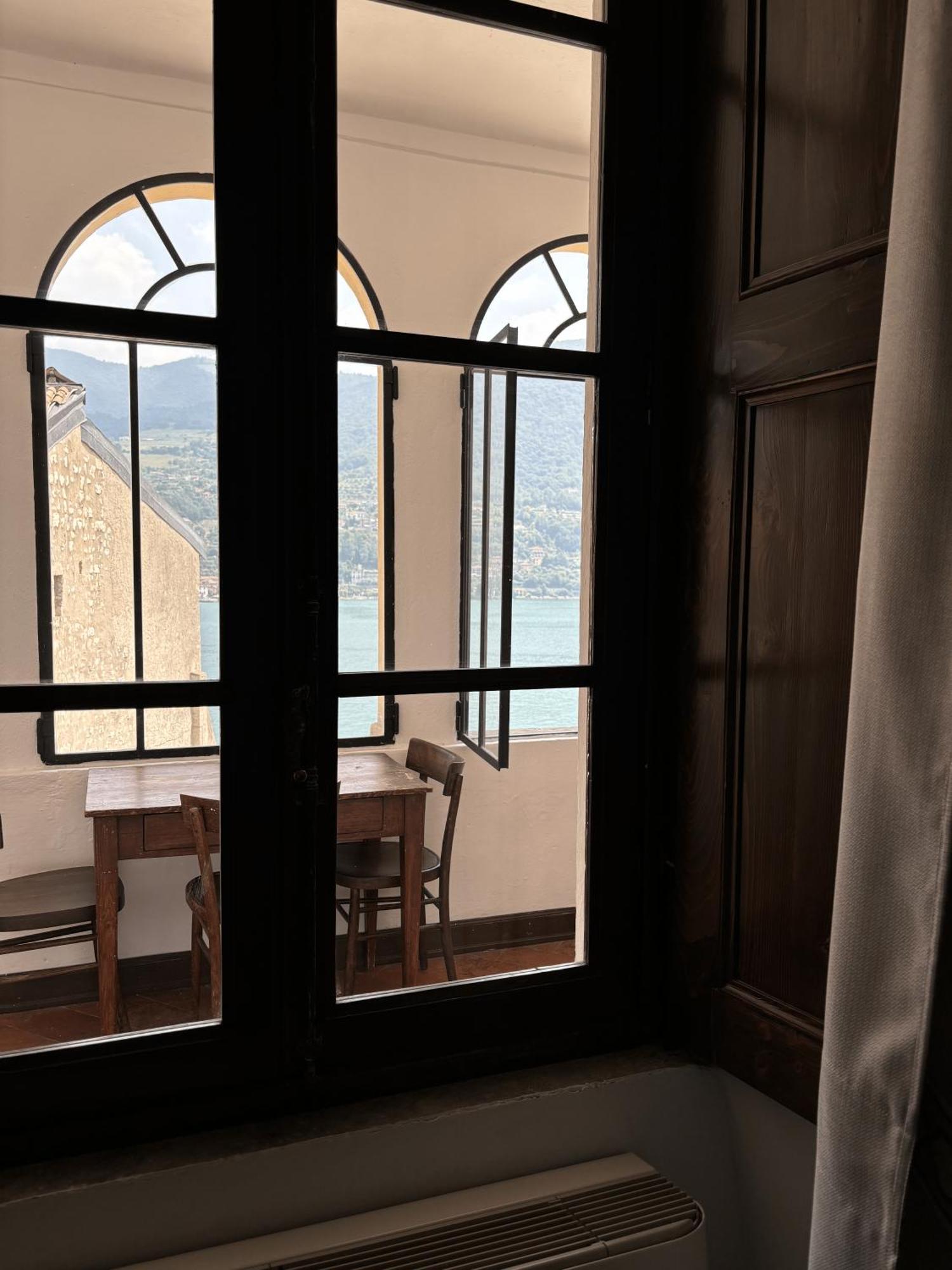 Castello Oldofredi Aparthotel Монте Изола Екстериор снимка