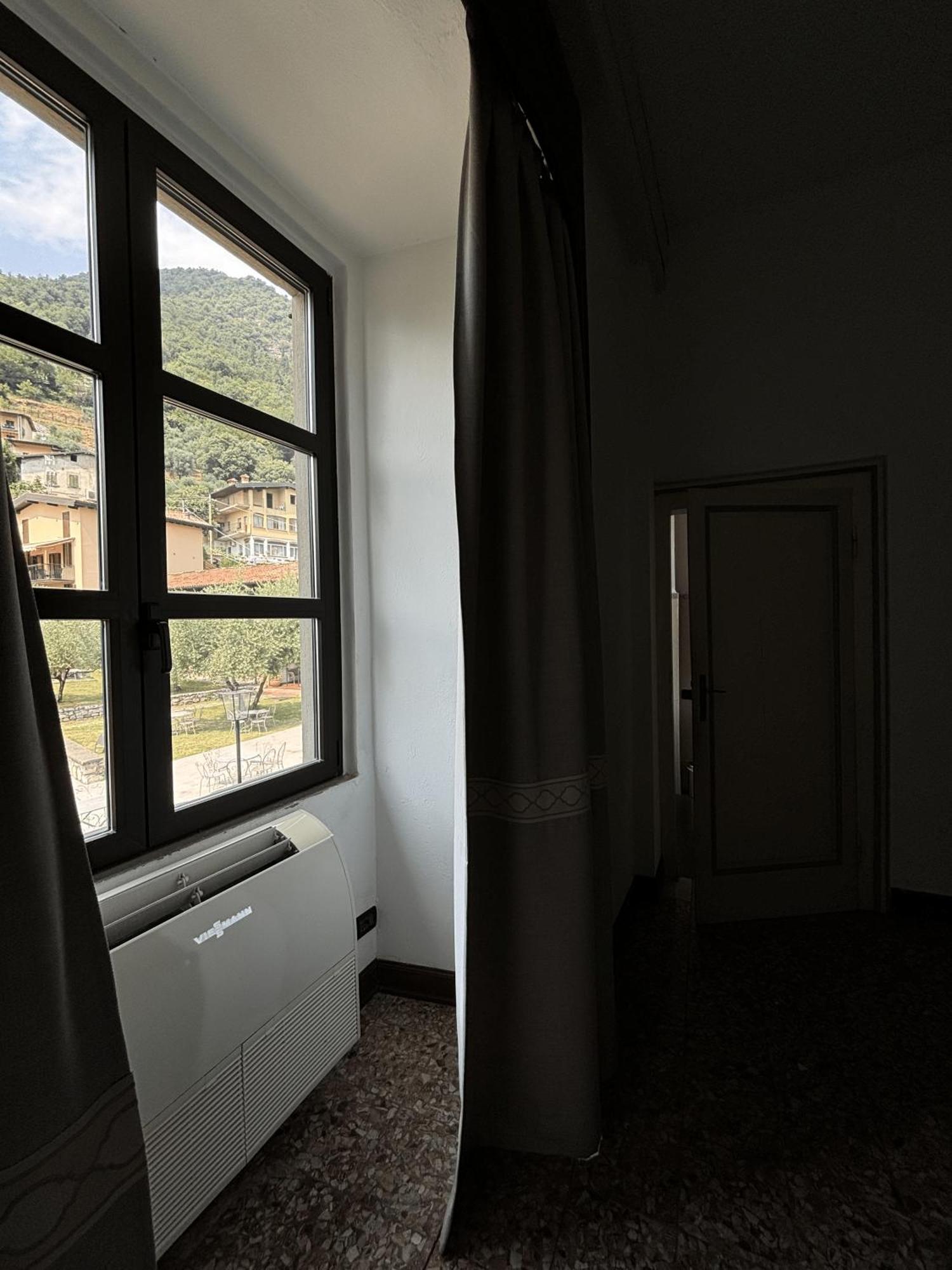 Castello Oldofredi Aparthotel Монте Изола Екстериор снимка