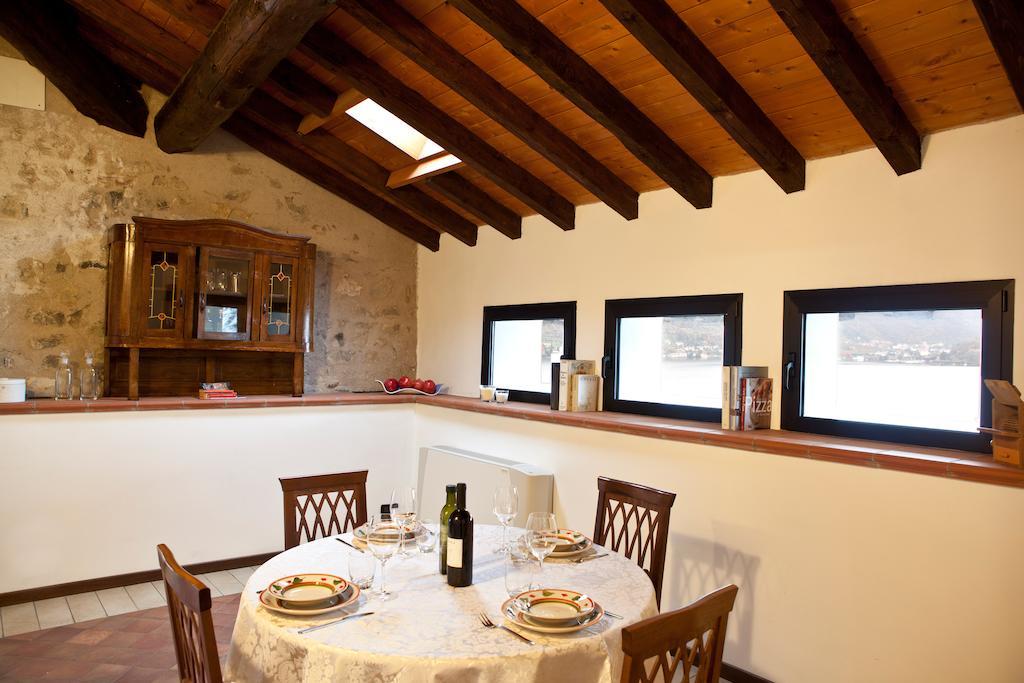 Castello Oldofredi Aparthotel Монте Изола Стая снимка