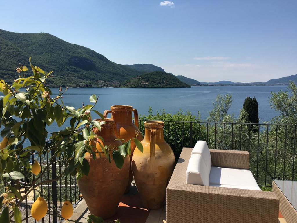 Castello Oldofredi Aparthotel Монте Изола Екстериор снимка