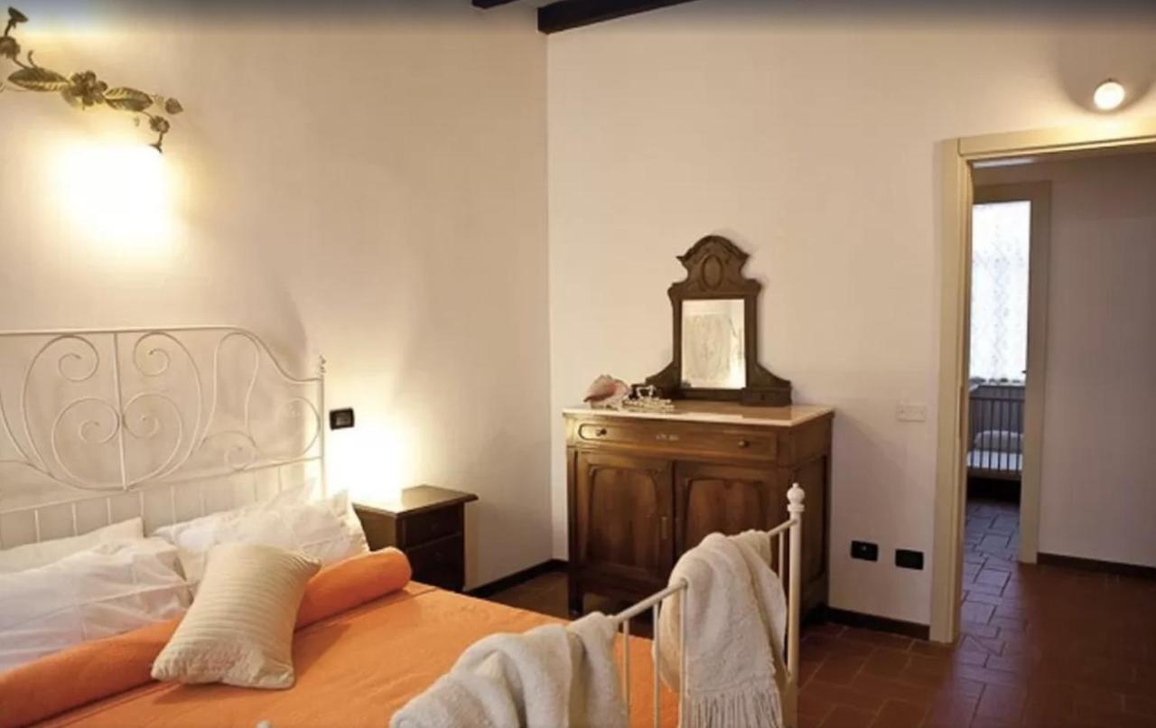 Castello Oldofredi Aparthotel Монте Изола Екстериор снимка